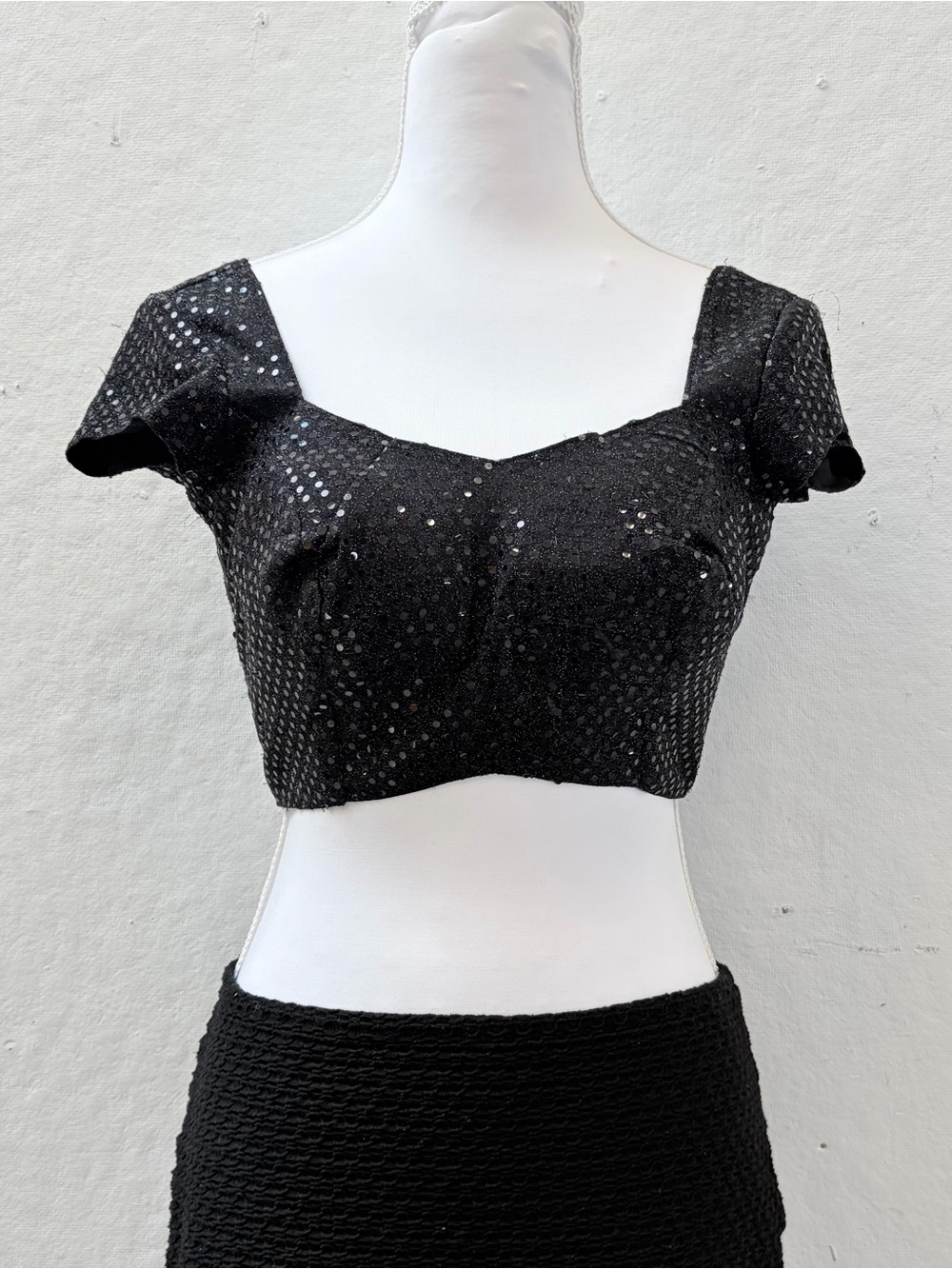 Black Short Sleeve Sequin Crop Top - Women's Elegant dance/party Top